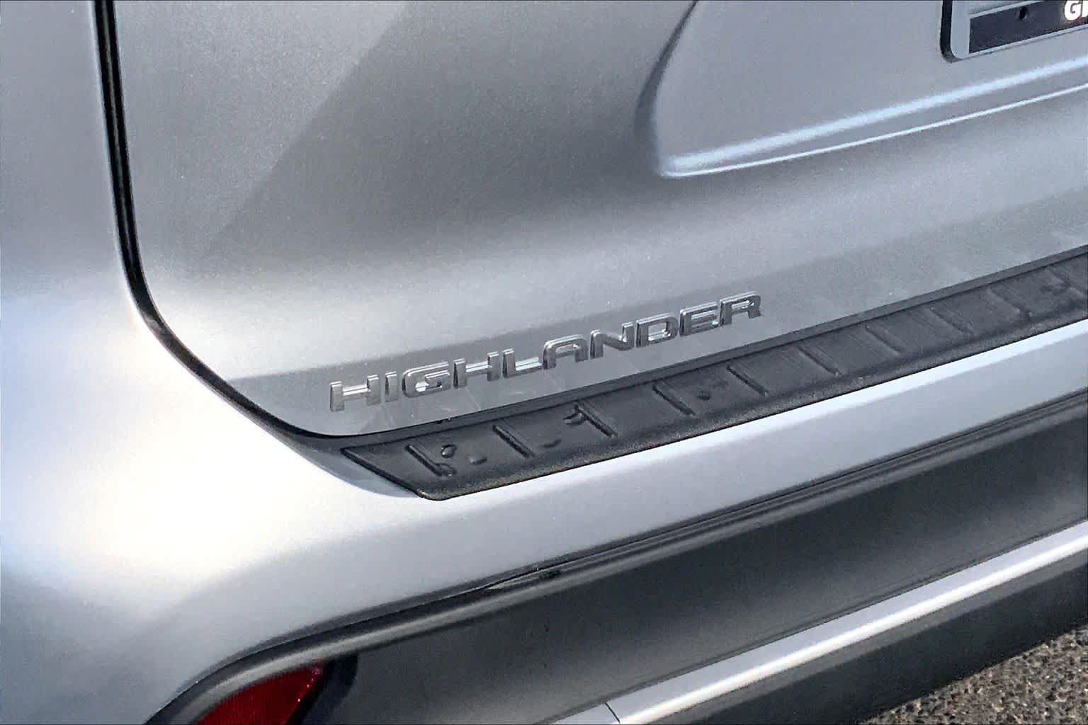 Used 2023 Toyota Highlander XSE FWD image 10
