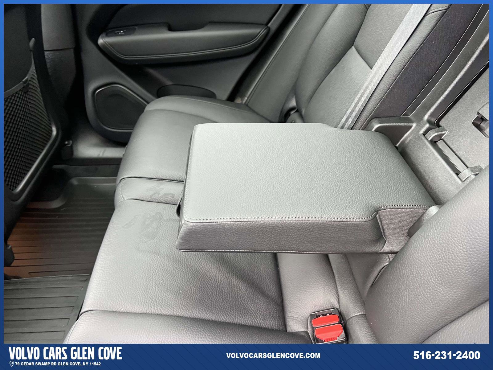 Used 2024 Volvo XC60 B5 Plus w/ Protection Package Premier image 10