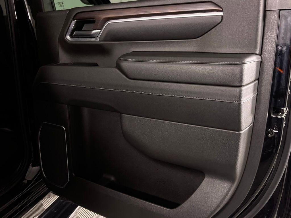 Used 2024 GMC Sierra 2500 SLT w/ SLT Premium Package image 31