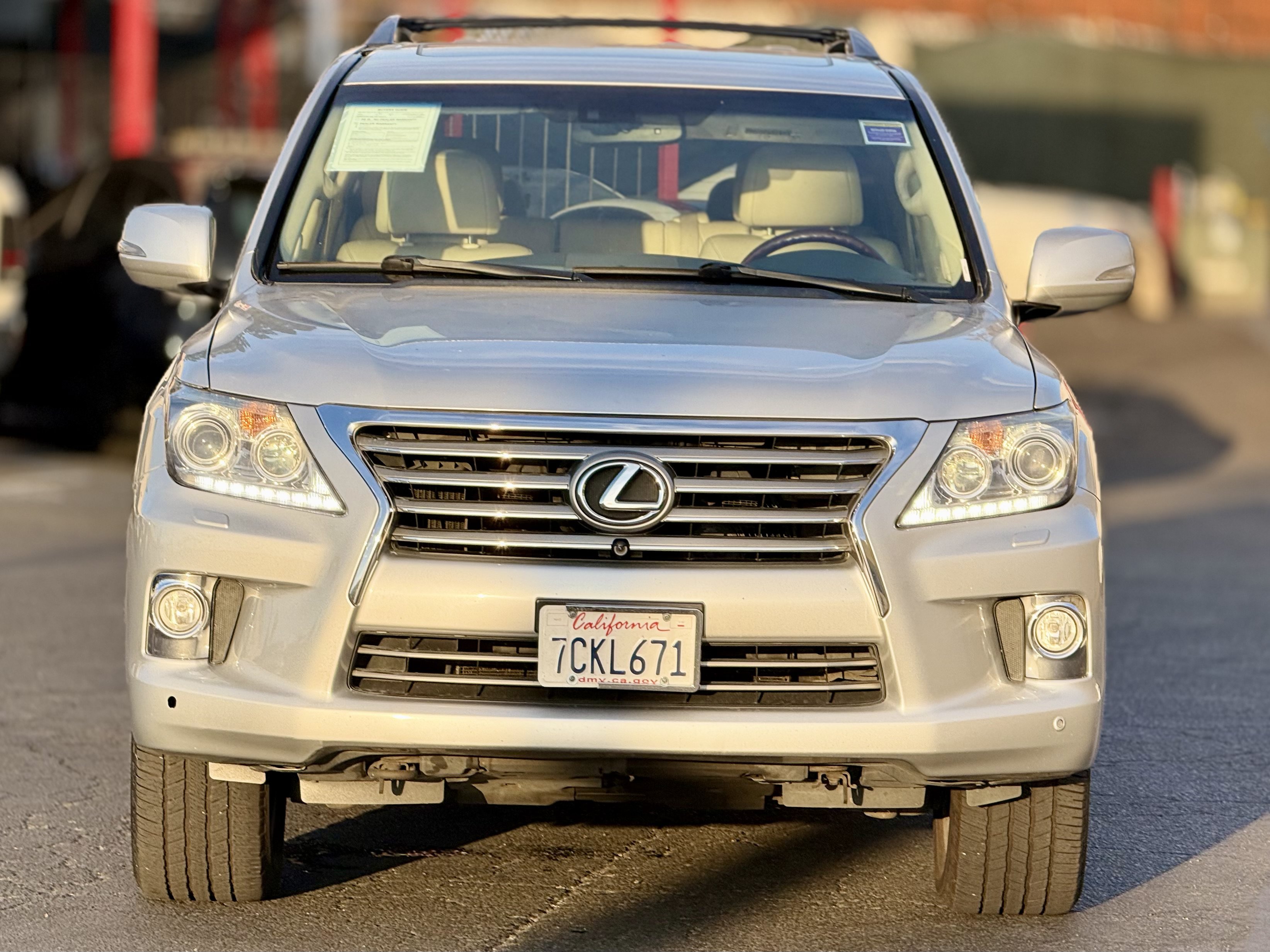 Used 2013 Lexus LX 570 4WD w/ Luxury Pkg image 8