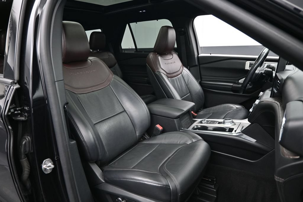 Used 2020 Ford Explorer Platinum AWD/4WD image 27