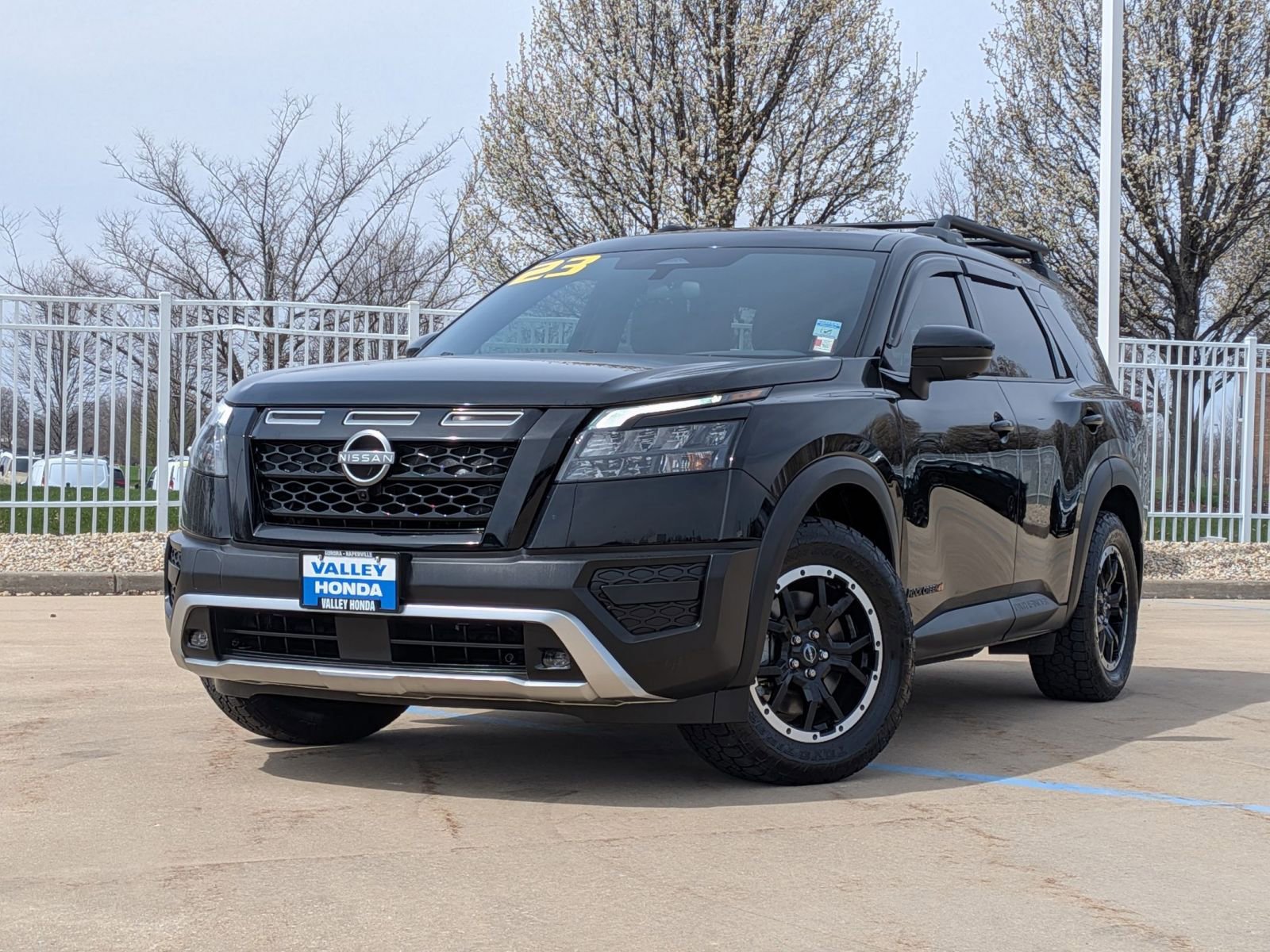 Used 2023 Nissan Pathfinder Rock Creek image 2