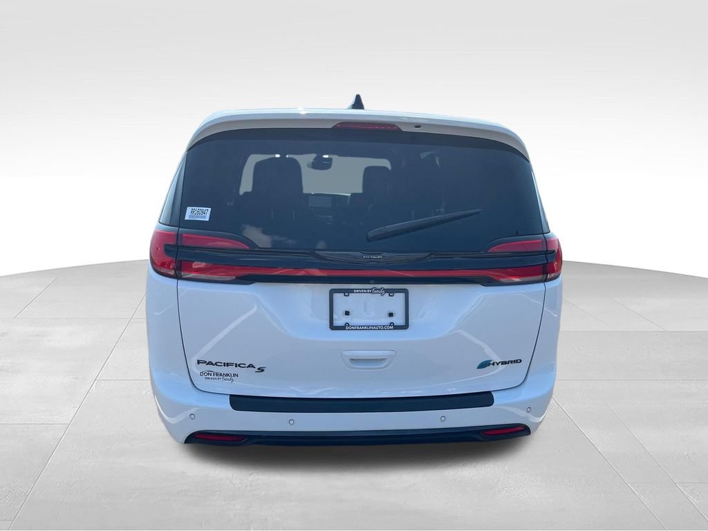 Used 2024 Chrysler Pacifica Limited FWD image 4