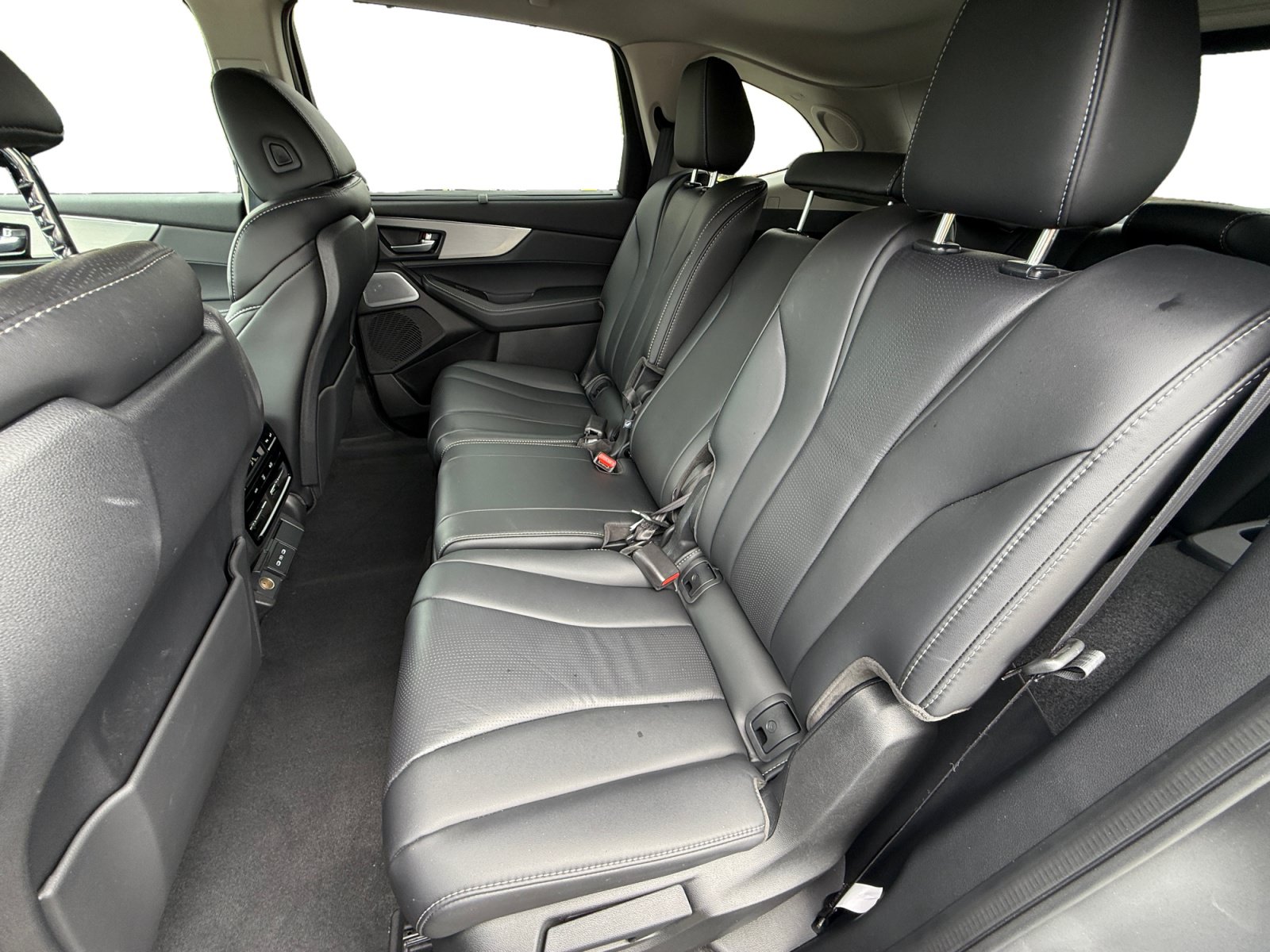Used 2025 Acura MDX w/ Technology Package FWD image 16