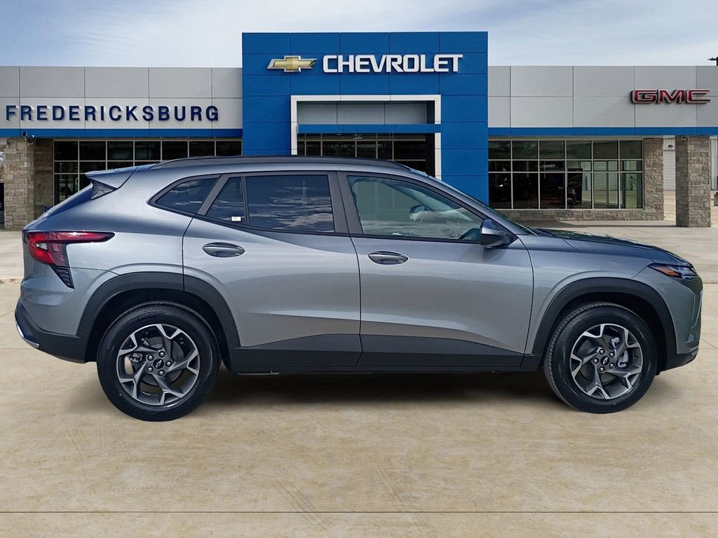 New 2026 Chevrolet Trax LT w/ Sunroof Package image 6