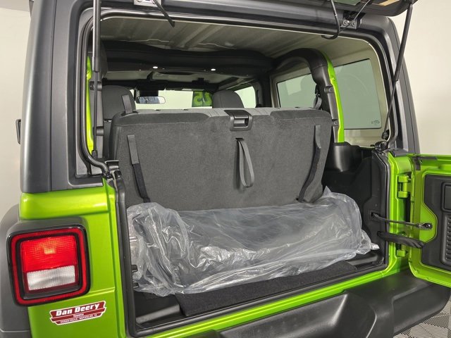 Used 2025 Jeep Wrangler Sport image 19