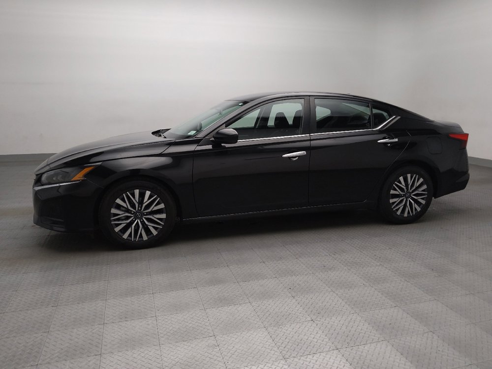 Used 2023 Nissan Altima 2.5 SV image 2