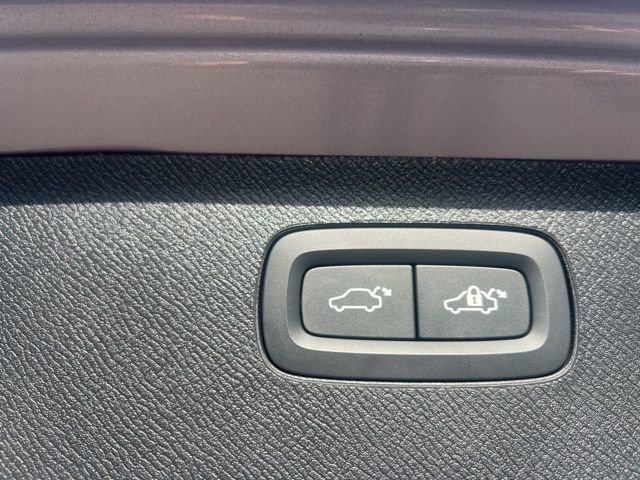 New 2026 Volvo XC90 B6 Core image 26