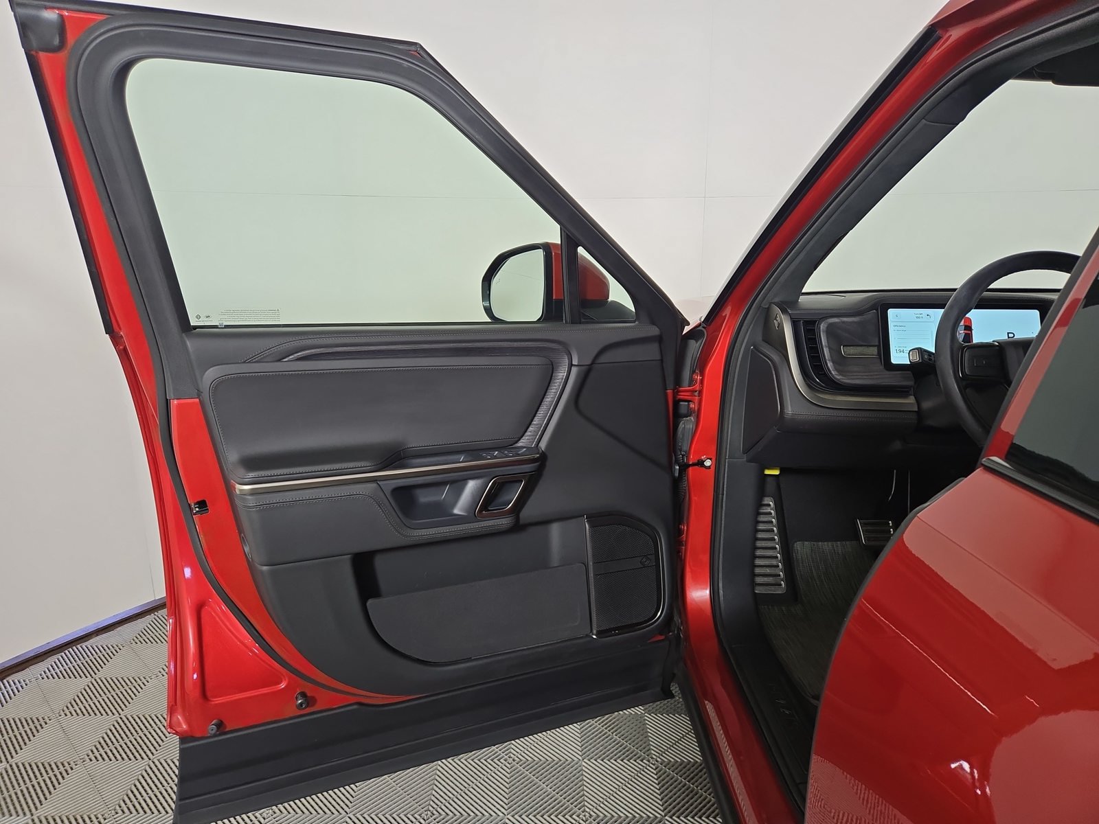 Used 2023 Rivian R1T Adventure Dual AWD/4WD image 16