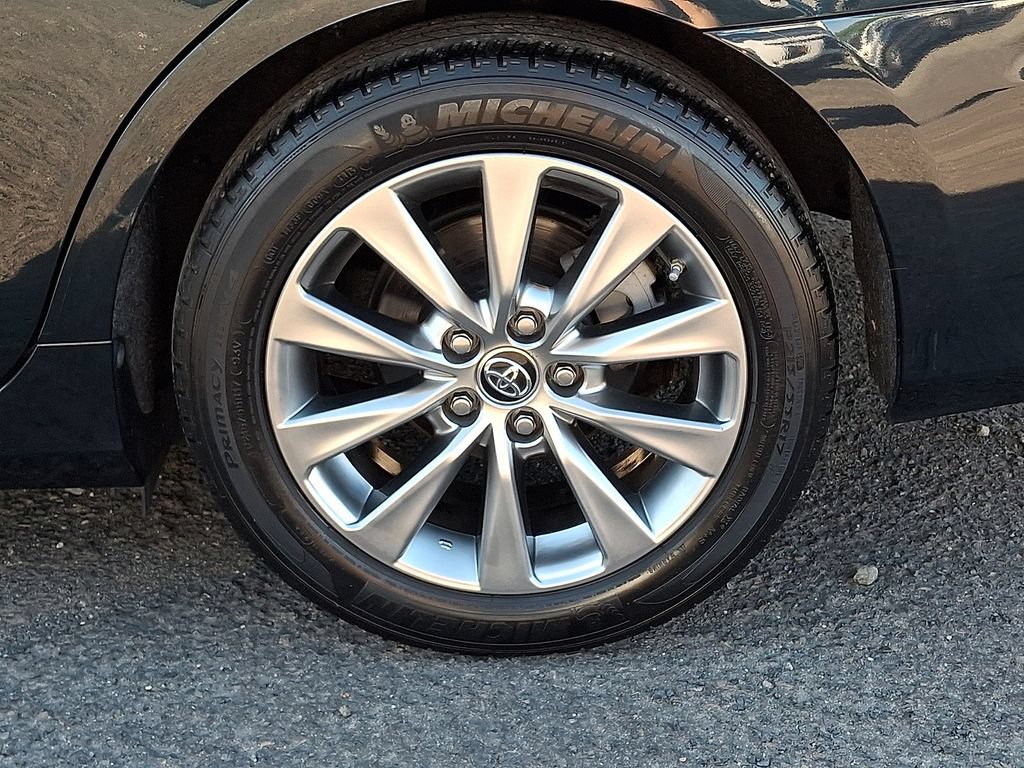 Used 2016 Toyota Camry XLE w/ Moonroof Package FWD image 31