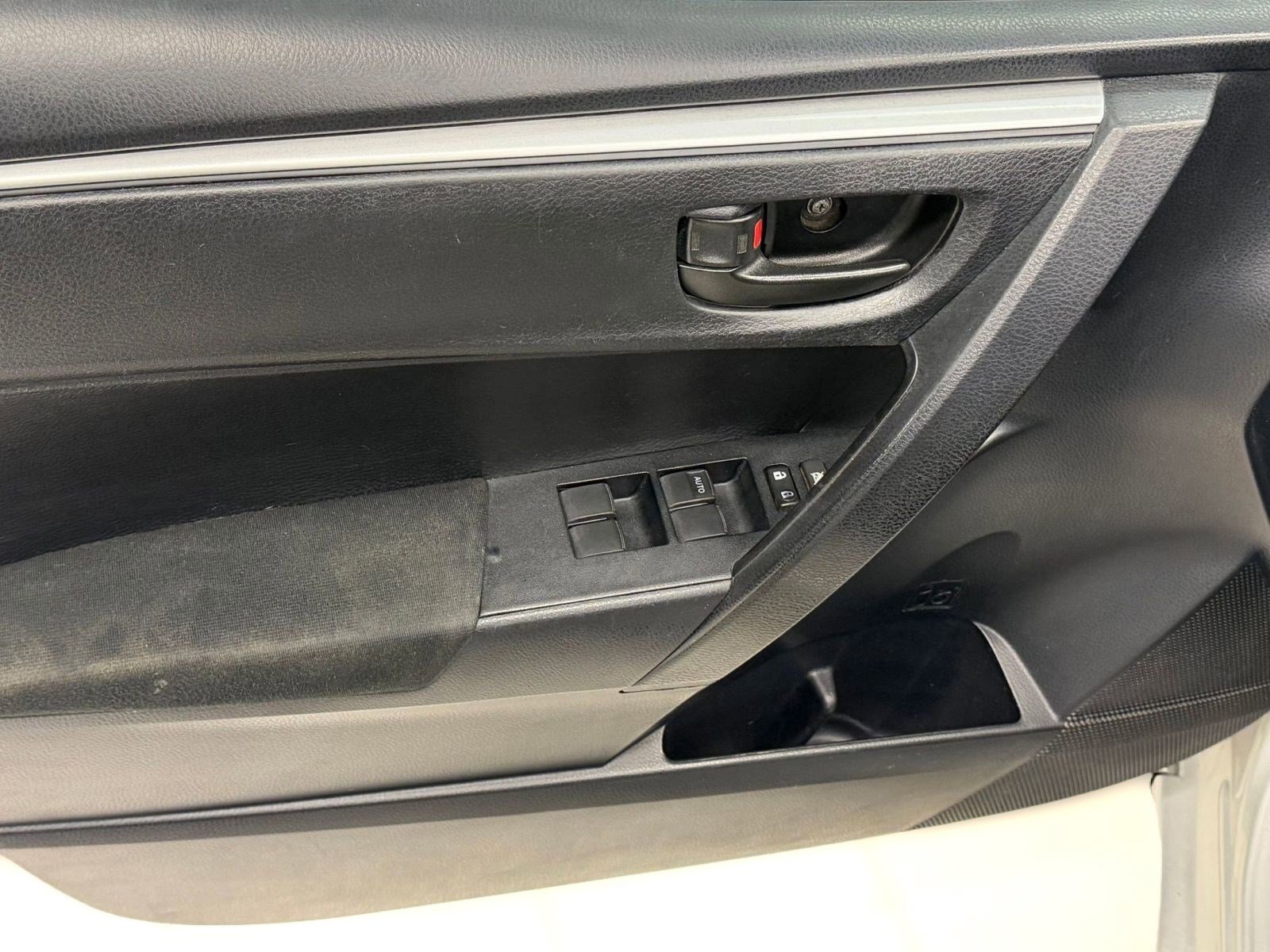 Used 2016 Toyota Corolla L FWD image 11