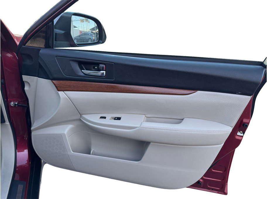 Used 2014 Subaru Outback 2.5i Limited image 18