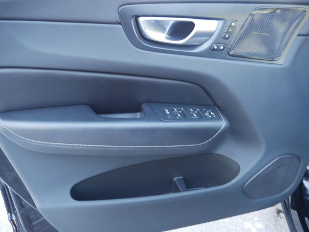 Used 2023 Volvo XC60 T8 Ultimate w/ Climate Package image 15