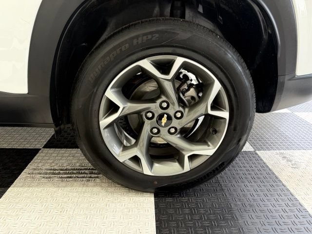 Used 2025 Chevrolet Trax LT FWD image 10