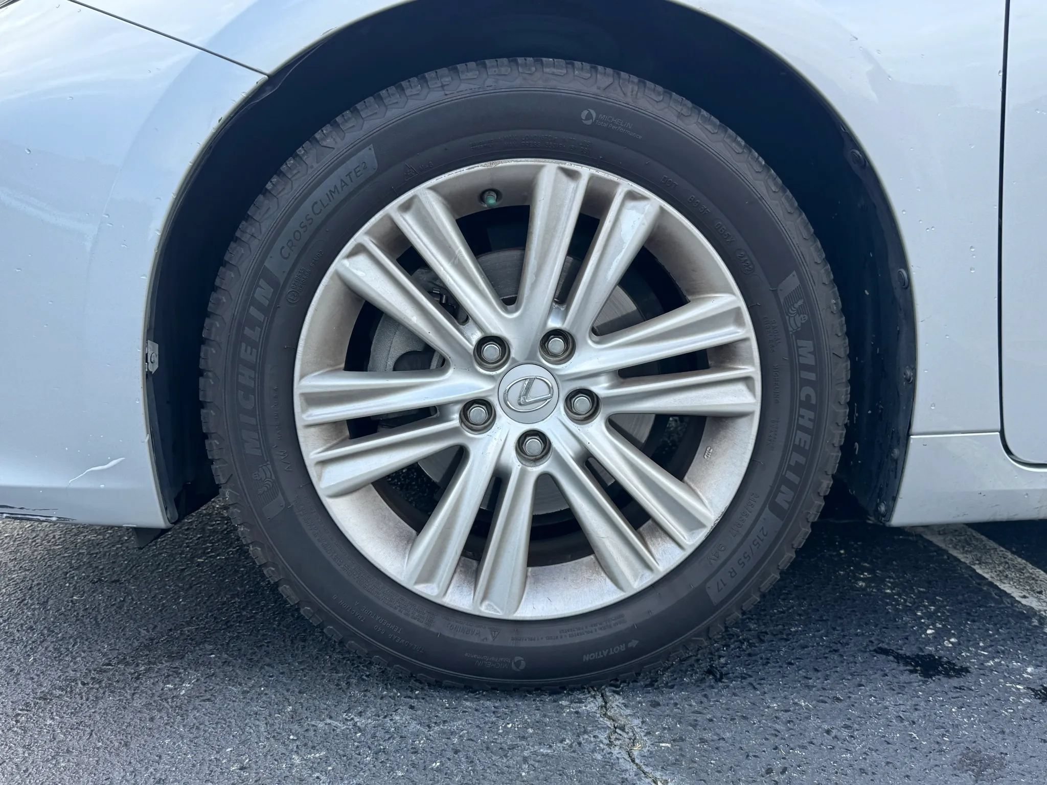 Used 2014 Lexus ES 350 w/ Premium Package FWD image 2