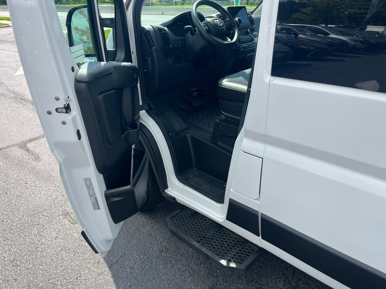 Used 2023 RAM ProMaster 2500 w/ Premium Convenience Group (B) image 17