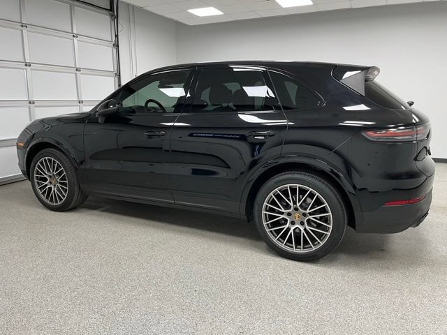 Used 2022 Porsche Cayenne Platinum Edition AWD/4WD image 7