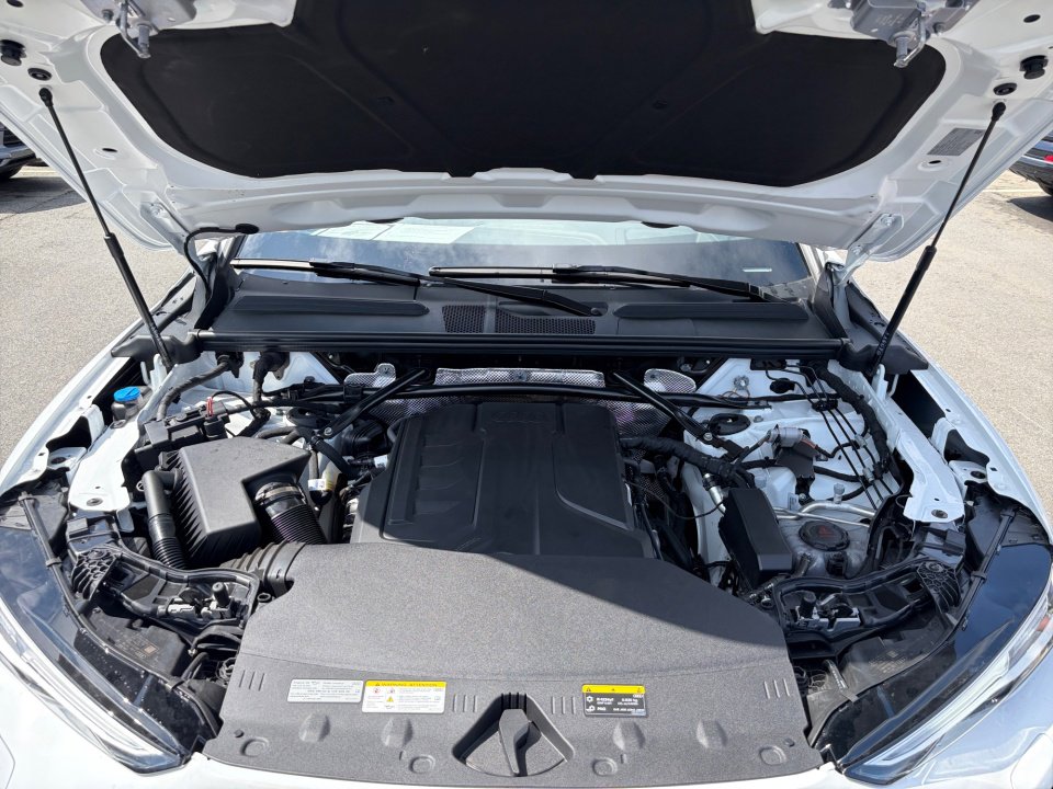 Used 2025 Audi Q5 Prestige image 16