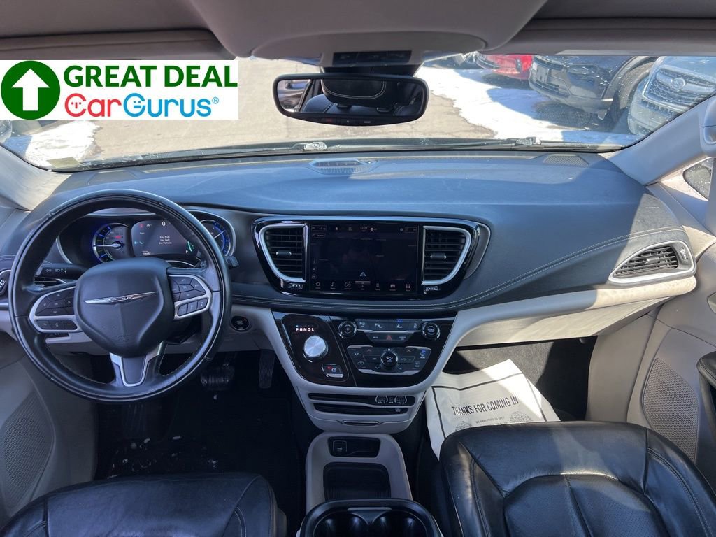 Used 2022 Chrysler Pacifica Touring-L w/ Uconnect Theater Family Group FWD image 19