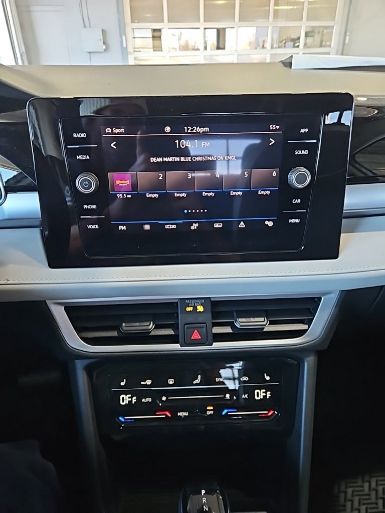 New 2026 Volkswagen Taos SE image 30