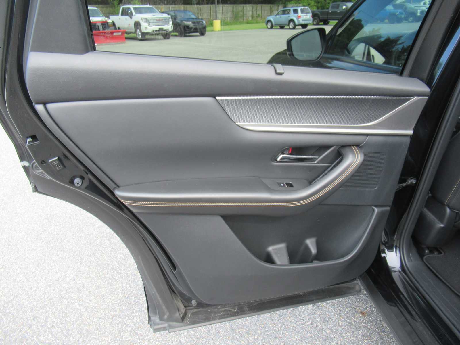 Used 2025 MAZDA CX-70 3.3 Turbo S w/ Premium Package AWD/4WD image 18