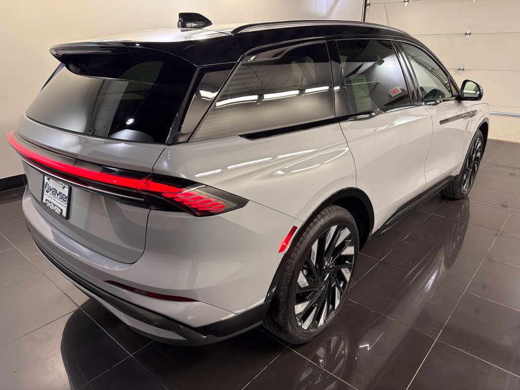 New 2026 Lincoln Nautilus Reserve w/ Jet Appearance Package AWD/4WD image 6