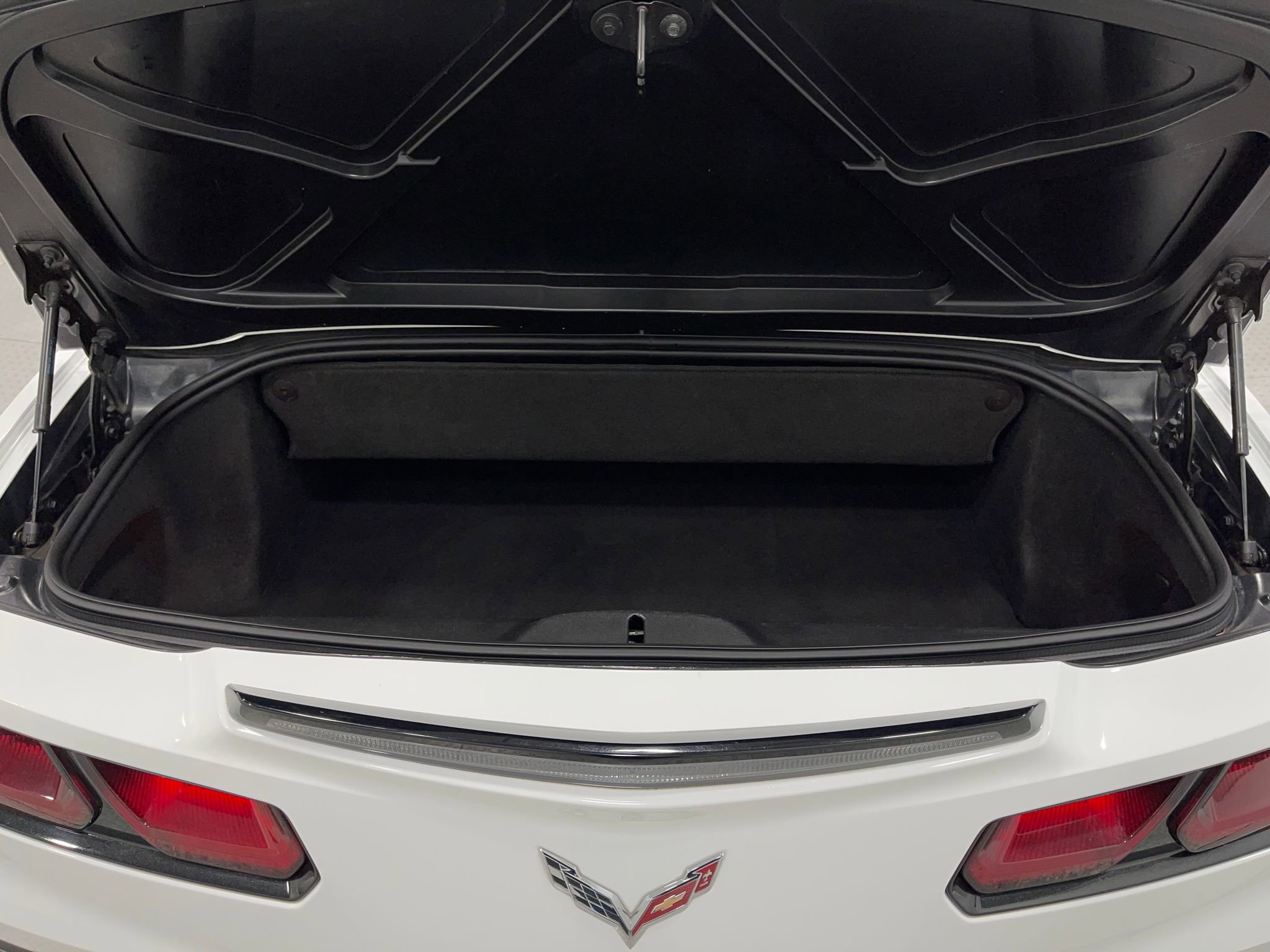 Used 2016 Chevrolet Corvette Stingray w/ 3LT Preferred Equipment Group image 25