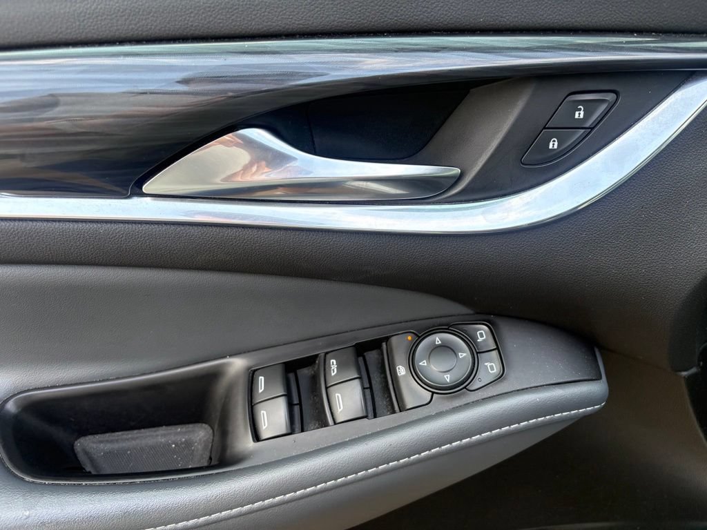 Used 2021 Buick Enclave Essence FWD image 11