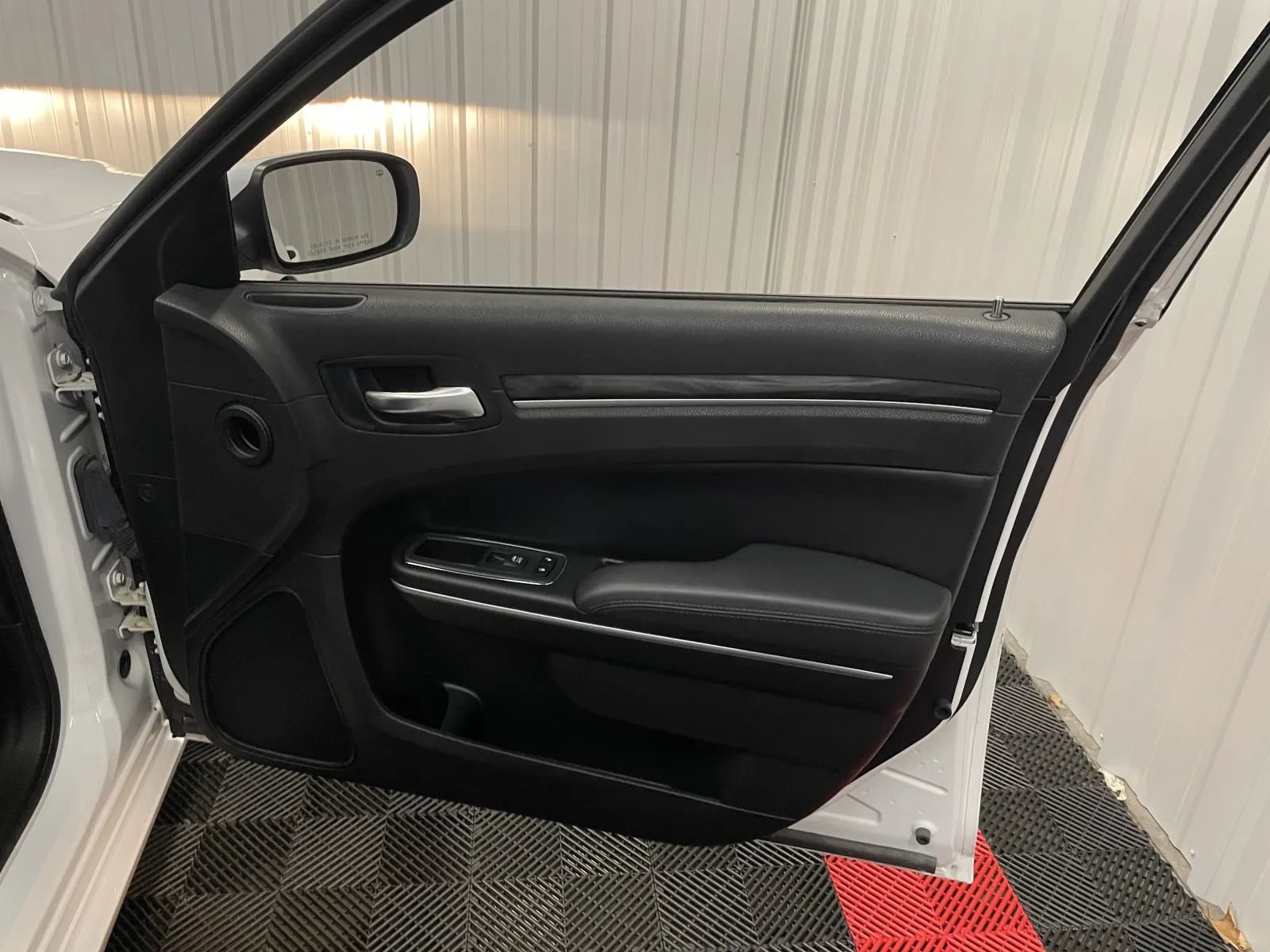 Used 2022 Chrysler 300 Touring AWD/4WD image 41