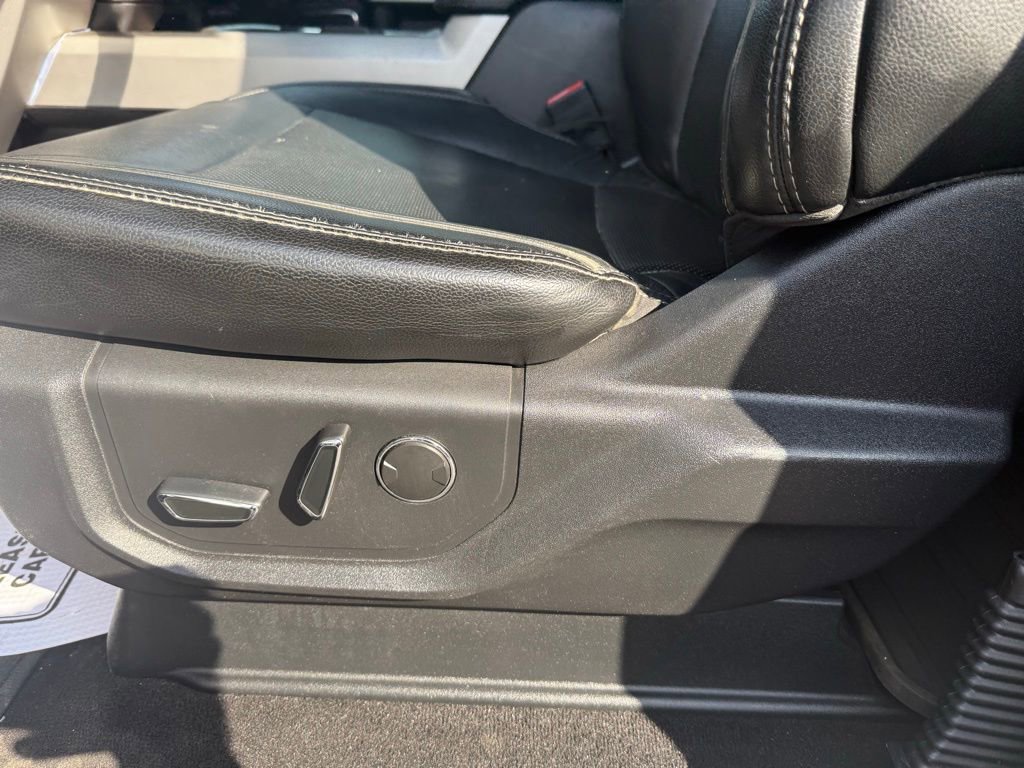 Used 2019 Ford F350 Lariat w/ Chrome Package image 17