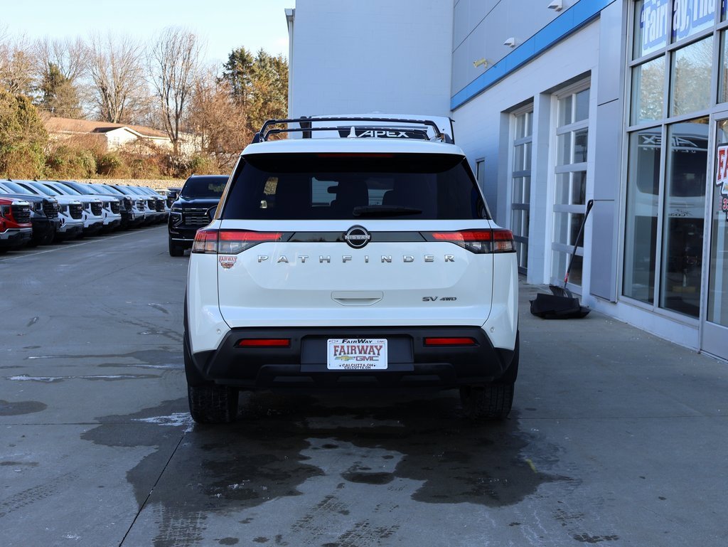 Used 2022 Nissan Pathfinder SV image 9