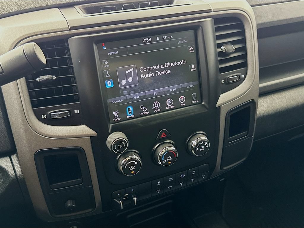 Used 2015 RAM 2500 Tradesman w/ Chrome Appearance Group AWD/4WD image 17