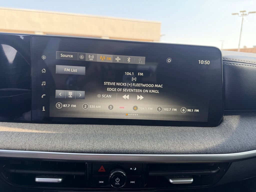 Used 2025 Nissan Kicks SV FWD image 31