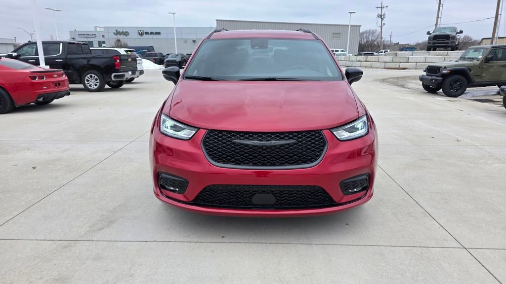 New 2026 Chrysler Pacifica Select w/ S Appearance Package image 8