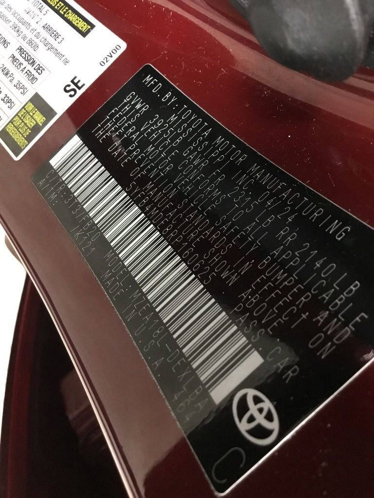Used 2024 Toyota Corolla LE w/ LE Convenience Package image 5
