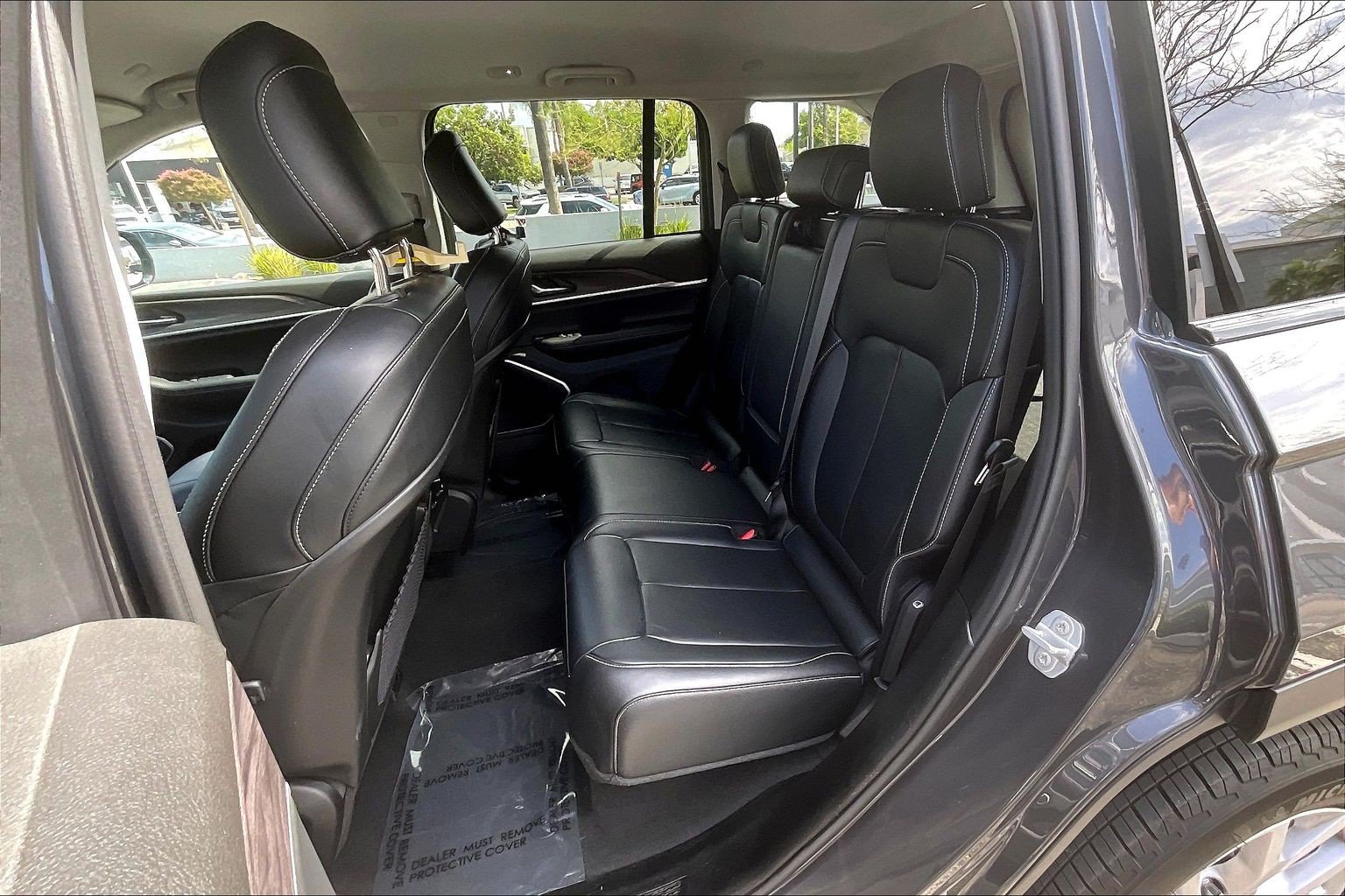 Used 2022 Jeep Grand Cherokee Limited w/ Trailer Tow Prep Group (B) RWD image 20