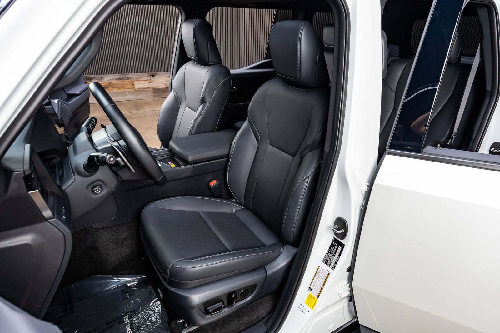 Used 2025 Lexus GX 550 w/ Accessory Package (2T) AWD/4WD image 29