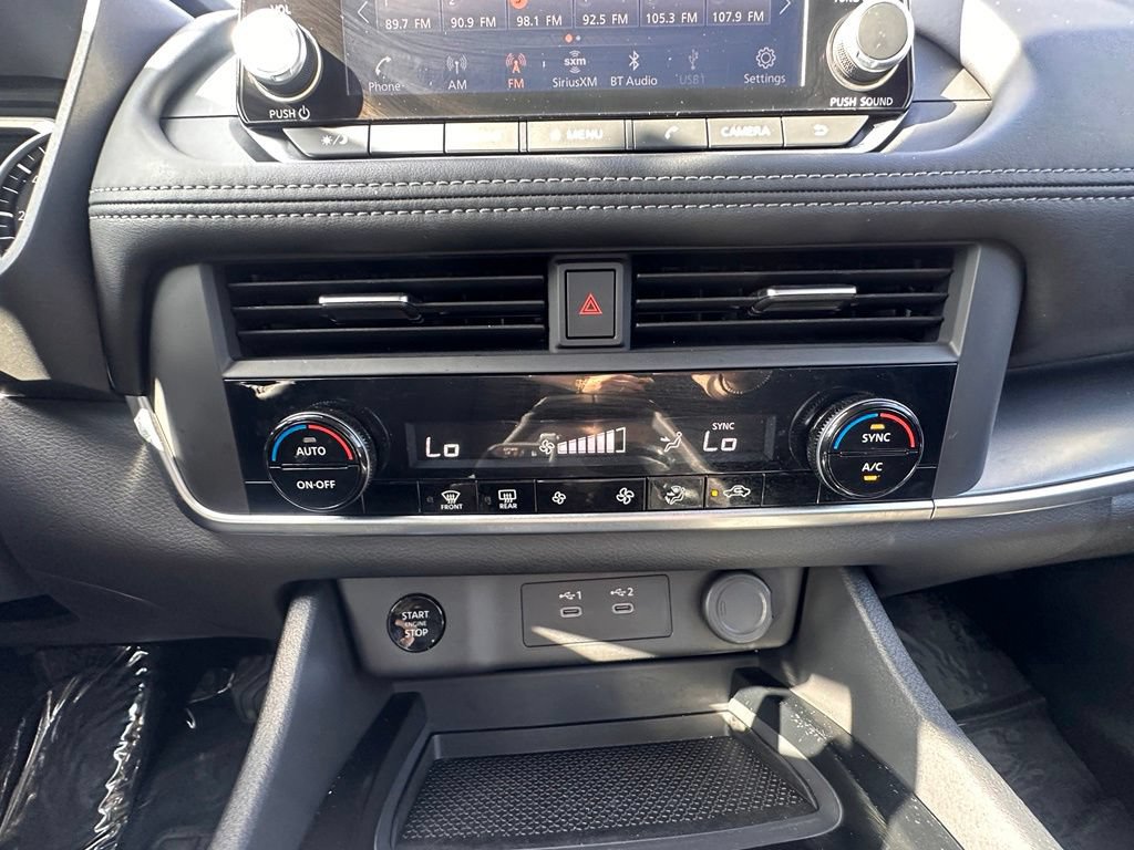 Certified 2025 Nissan Rogue SV FWD image 24