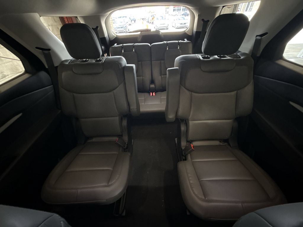 New 2026 Ford Explorer Active w/ Active Comfort Package AWD/4WD image 24