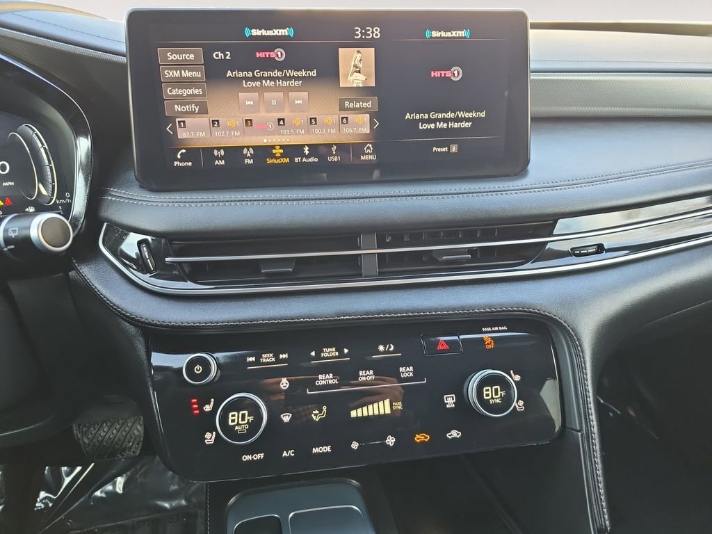 Used 2025 INFINITI QX60 Luxe w/ Black Edition image 11