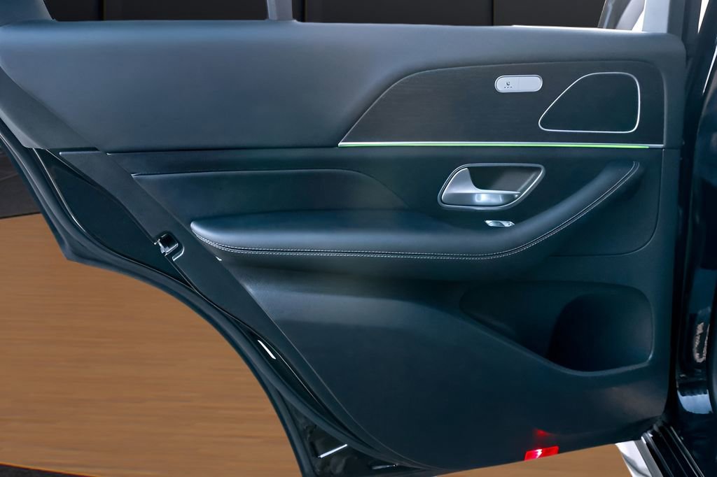 Used 2024 Mercedes-Benz GLE 450e 4MATIC w/ AMG Line Exterior image 31