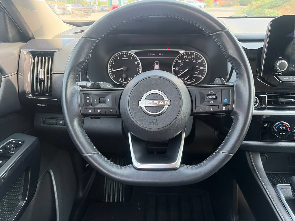Used 2023 Nissan Pathfinder SV AWD/4WD image 29