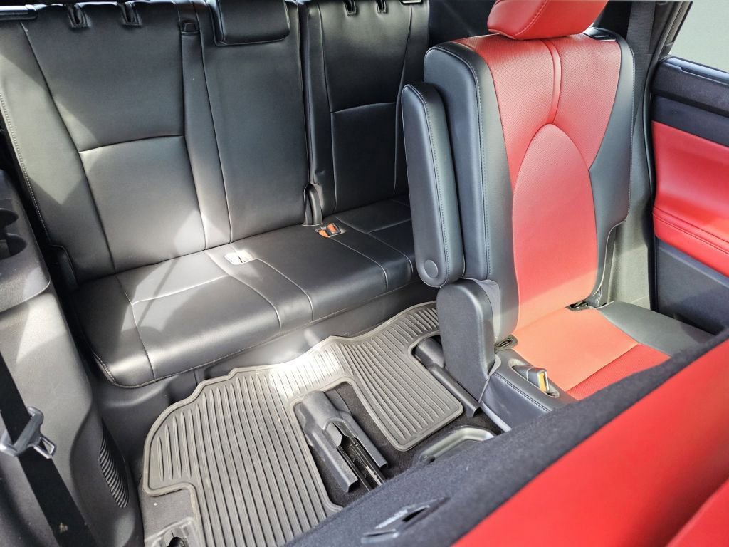 Used 2021 Toyota Highlander XSE AWD/4WD image 5