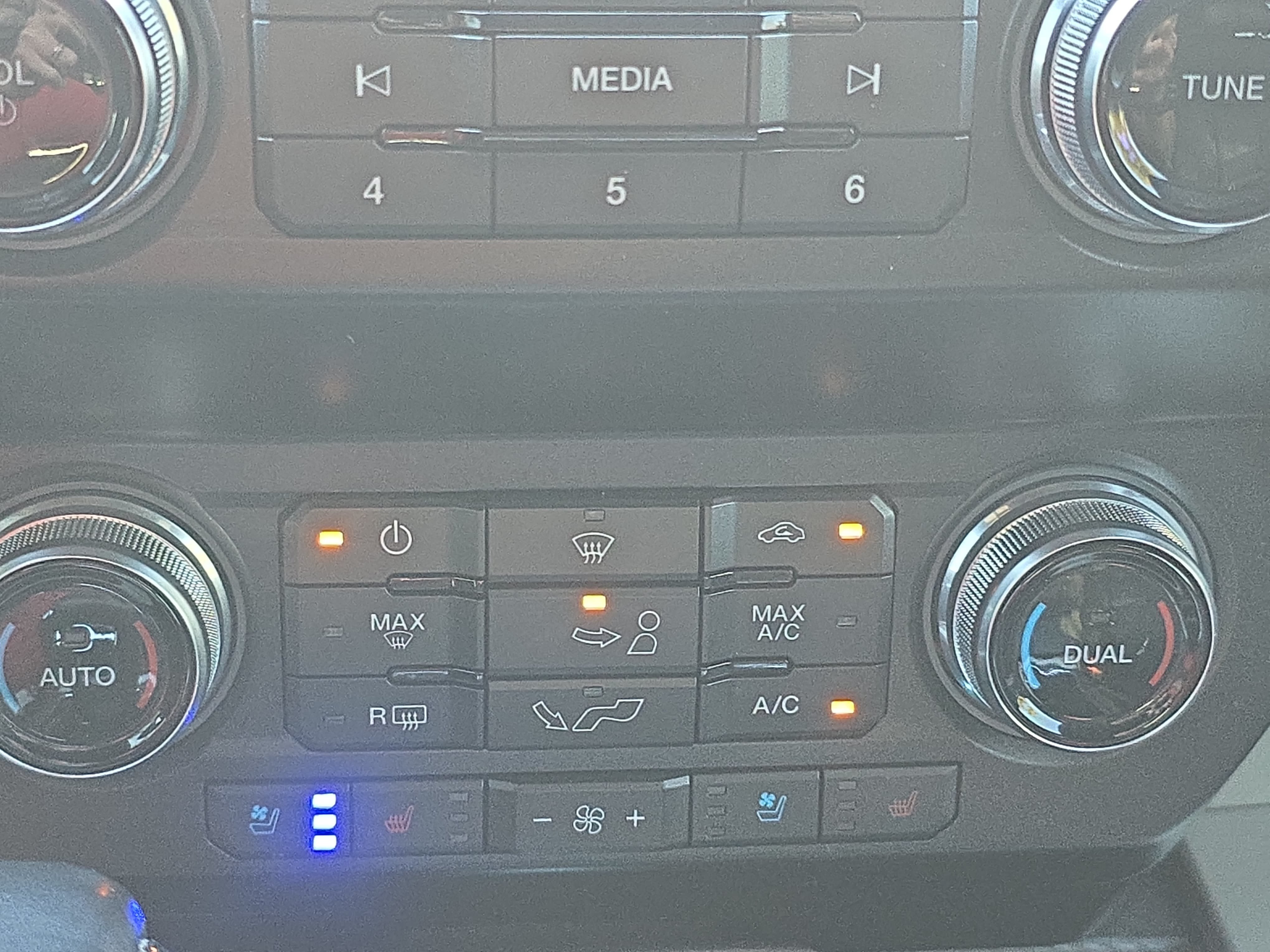 Used 2020 Ford F150 Lariat w/ Equipment Group 502A Luxury AWD/4WD image 22