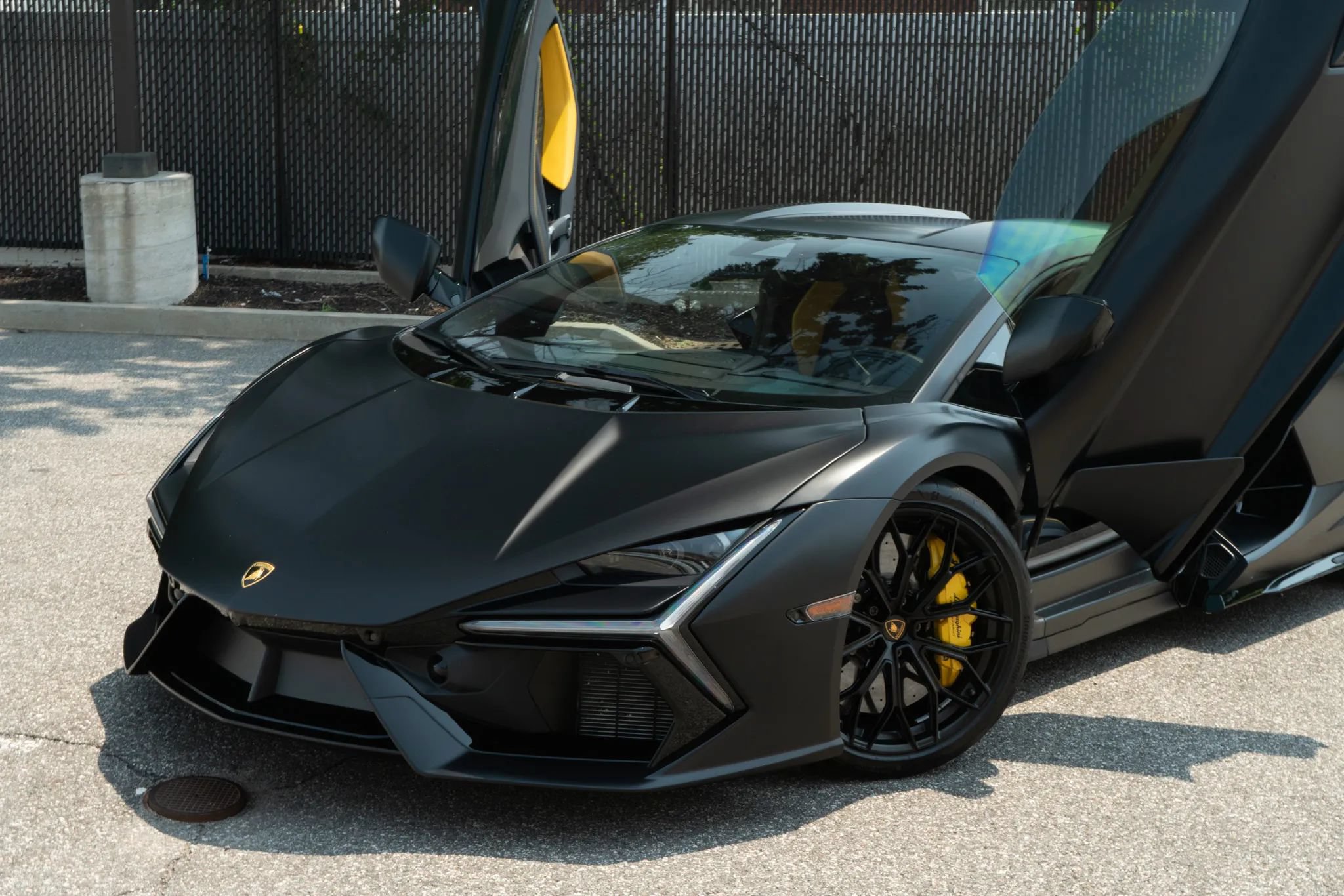 Used 2024 Lamborghini Revuelto AWD/4WD image 5