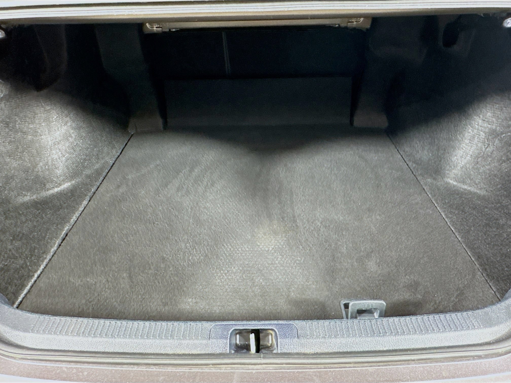 Used 2019 Toyota Camry XSE FWD image 22