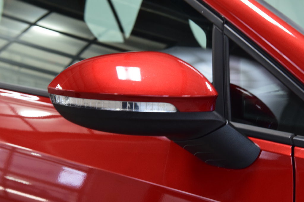 Used 2024 Volkswagen GTI SE FWD image 17