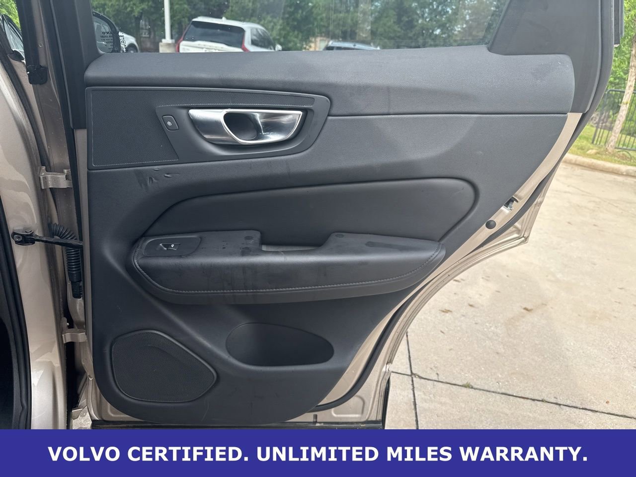 Certified 2025 Volvo XC60 B5 Plus image 13