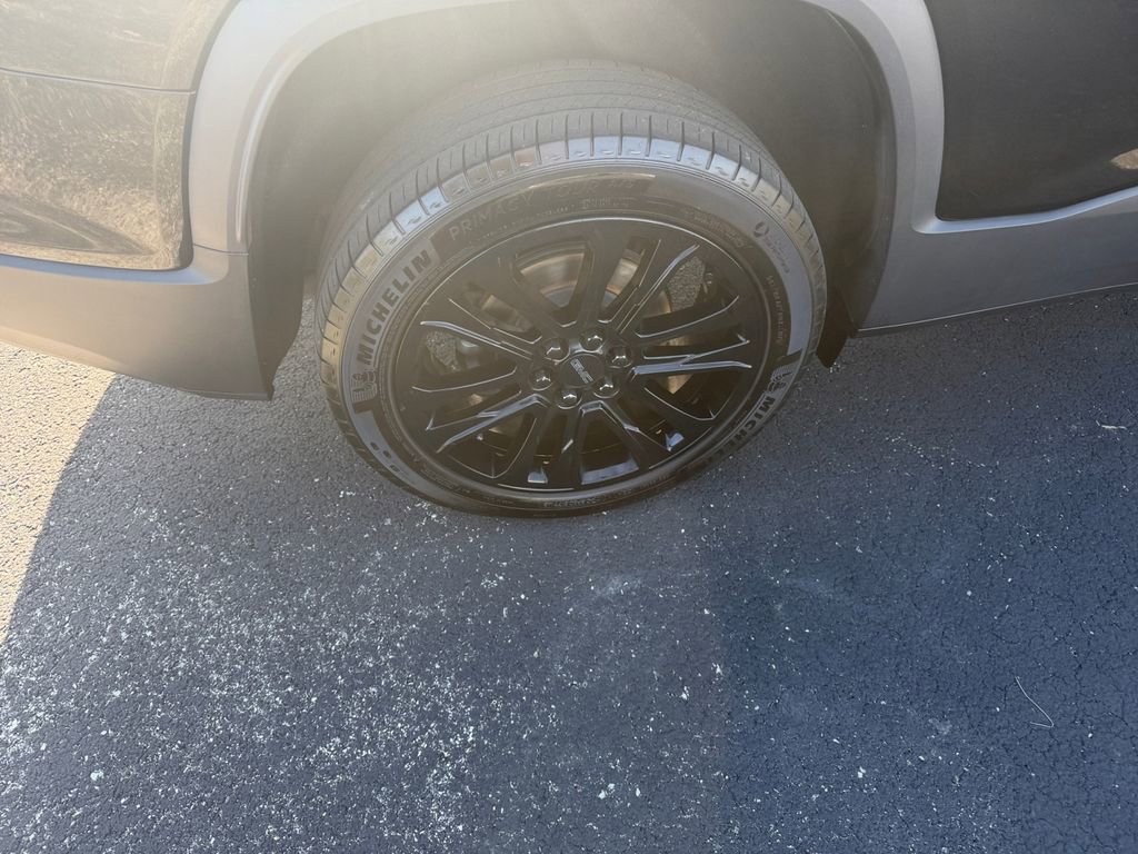 Certified 2023 GMC Acadia SLE w/ Driver Convenience Package image 29