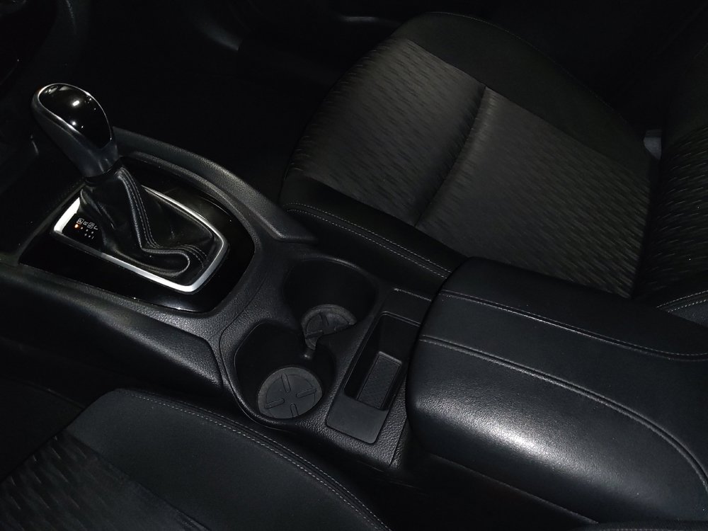 Used 2019 Nissan Rogue S image 26